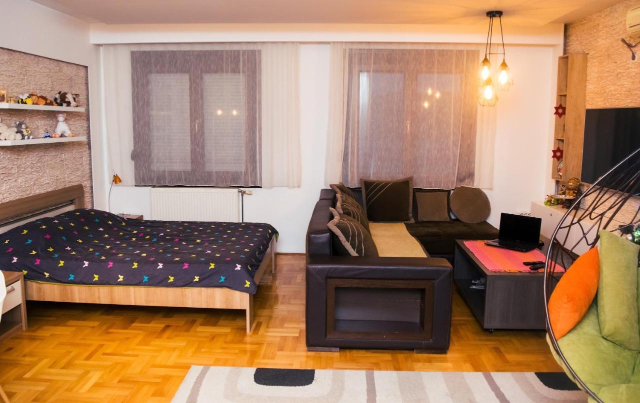 Apartment Aleksija Ni Extérieur photo