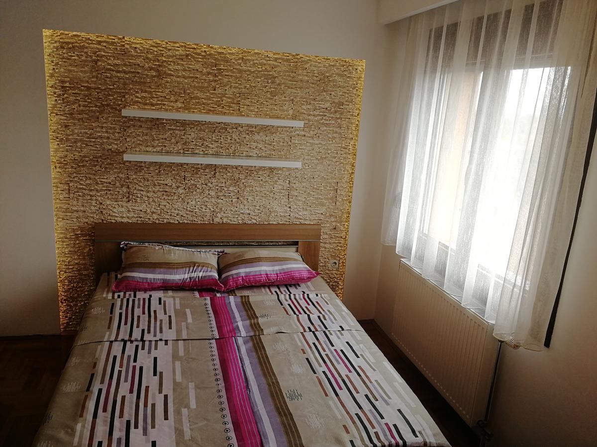 Apartment Aleksija Ni Extérieur photo