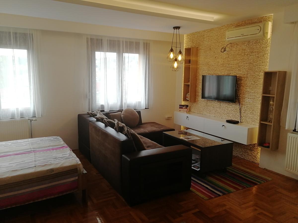 Apartment Aleksija Ni Extérieur photo